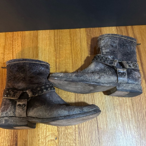 FRYE PHILLIP STUDDED HARNESS DISTRESSED BOOTS ANKLE LEATHER BIKER SIZE 8 1\2 B - Picture 8 of 14
